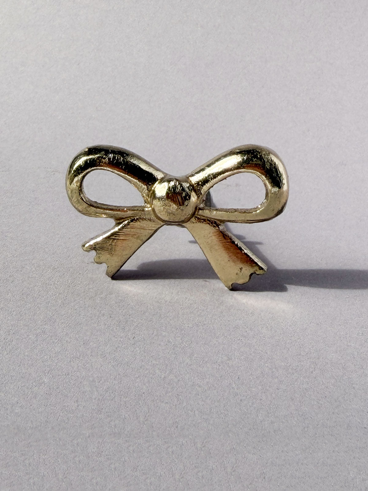 Cast iron knob small bow gold