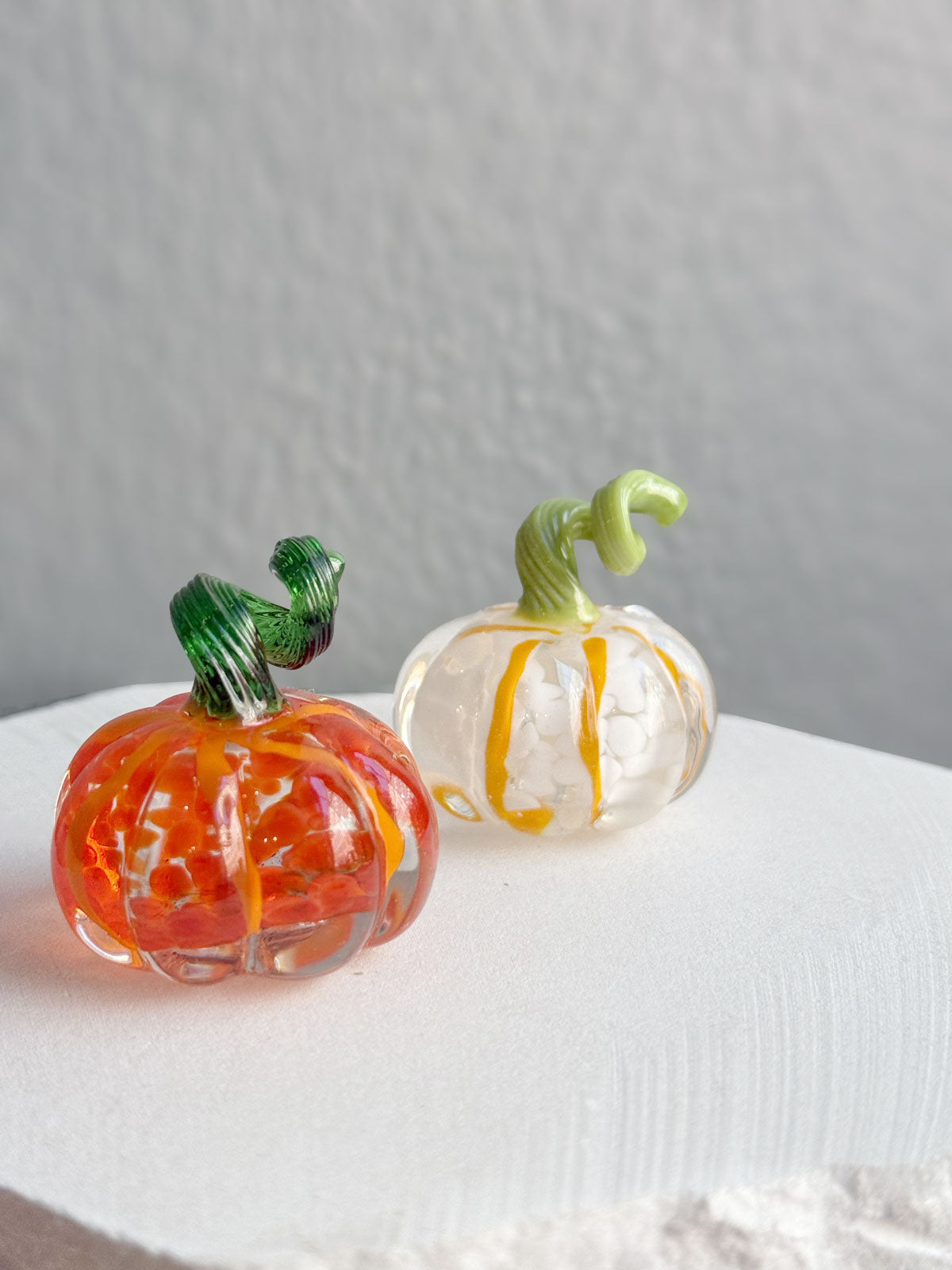 Mini glass pumpkin White
