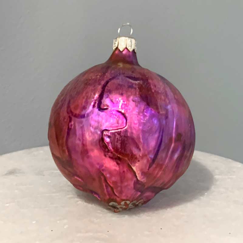 Red onion Ornament