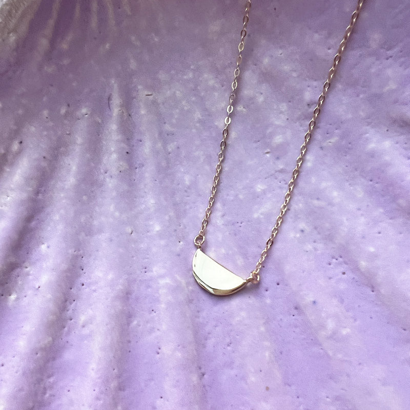 Silver swing necklace