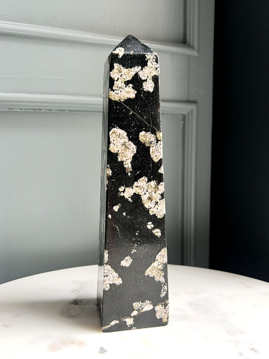 Snow Flake Obsidian Obelisk