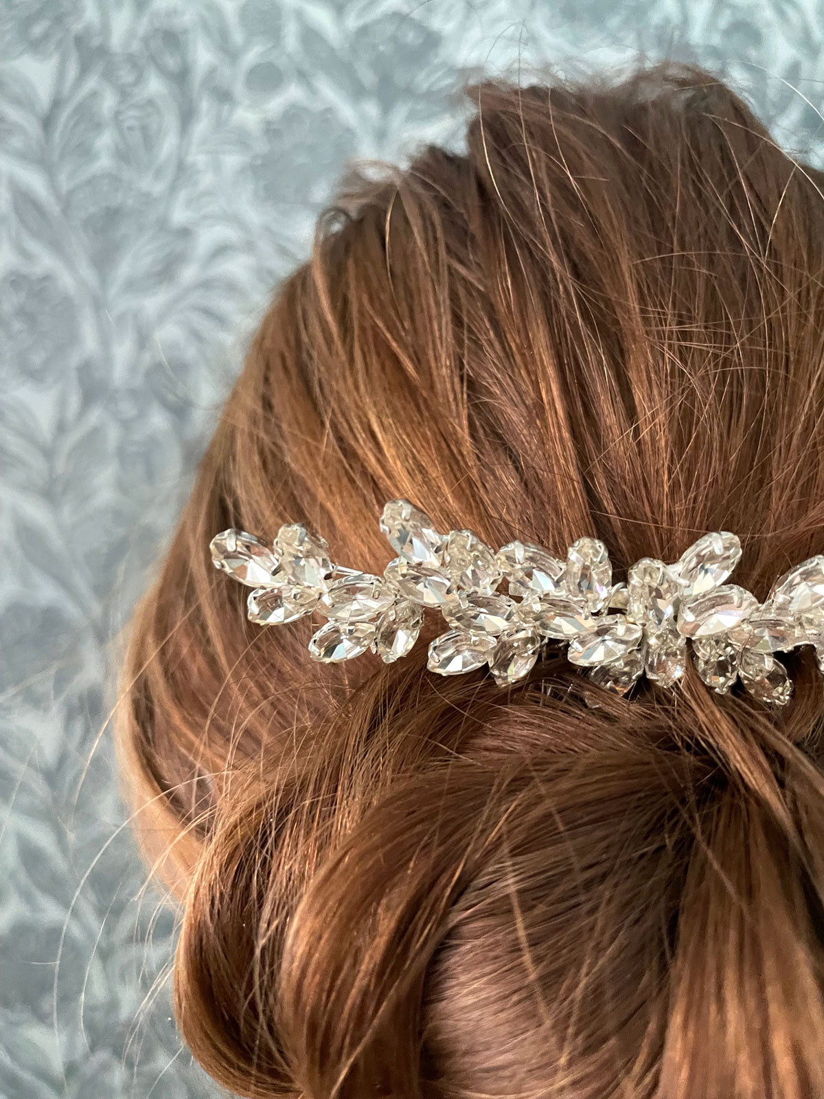 Tiara rhinestone comb