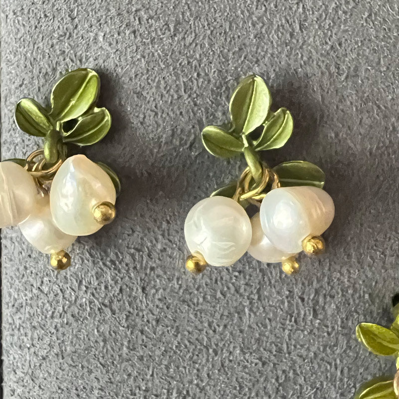 Wild berry earring white