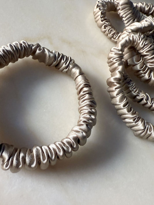 Aurora silk scrunchie Sand