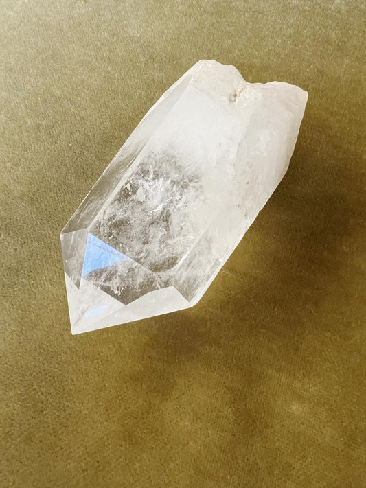 Clear crystal point