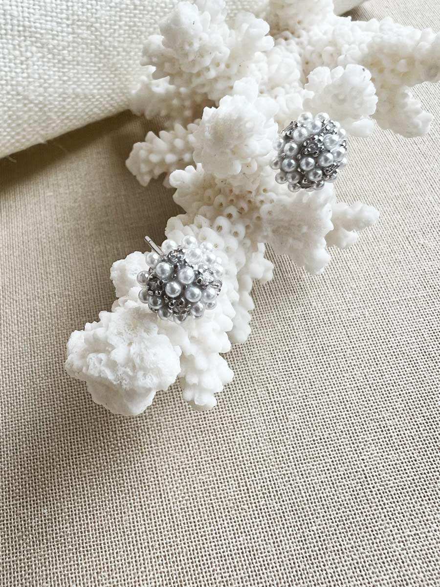 Mini cluster earring