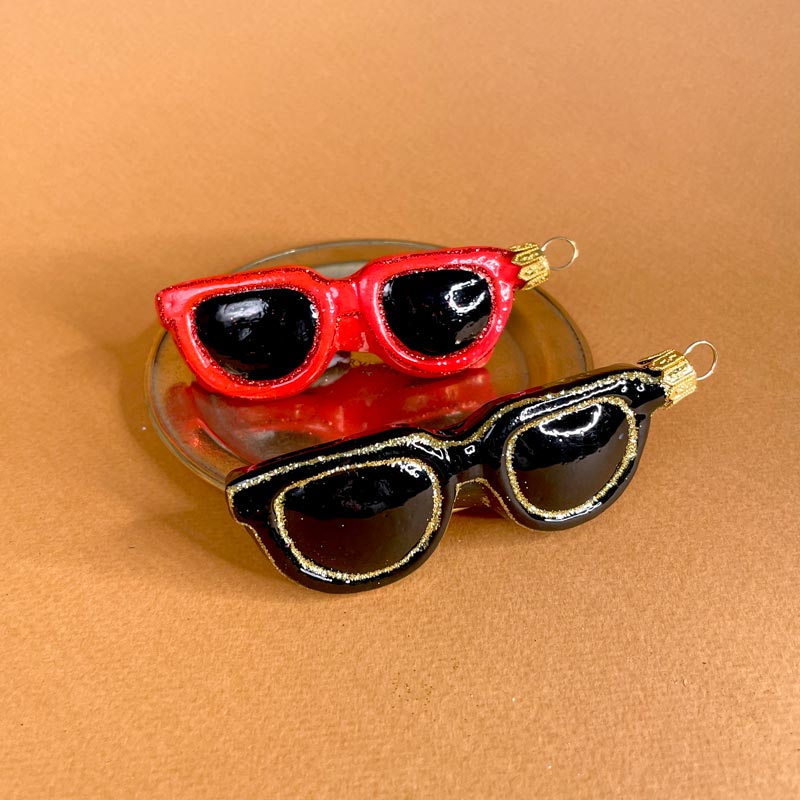 Sunglasses ornament, red