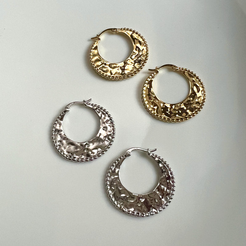 Hammered crescent hoop gold