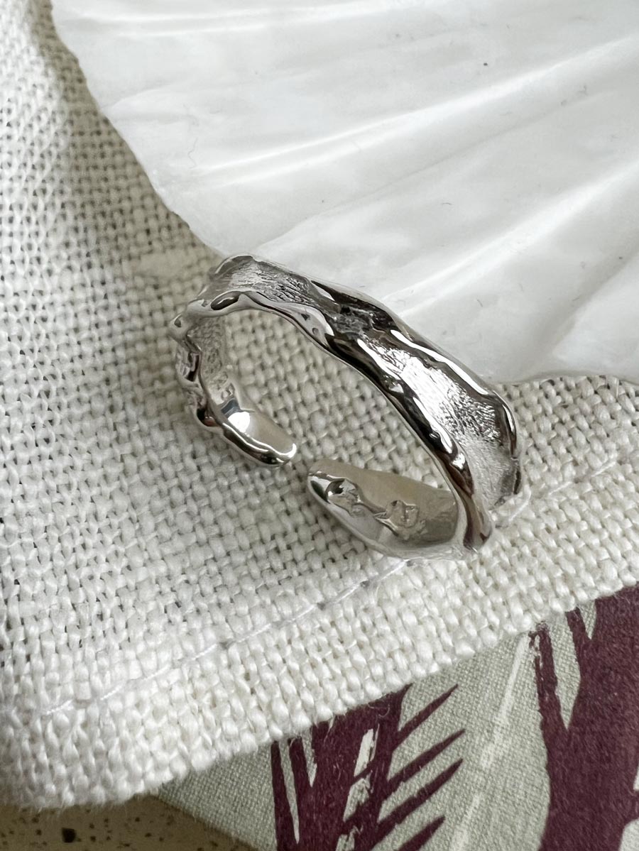 River ring silver