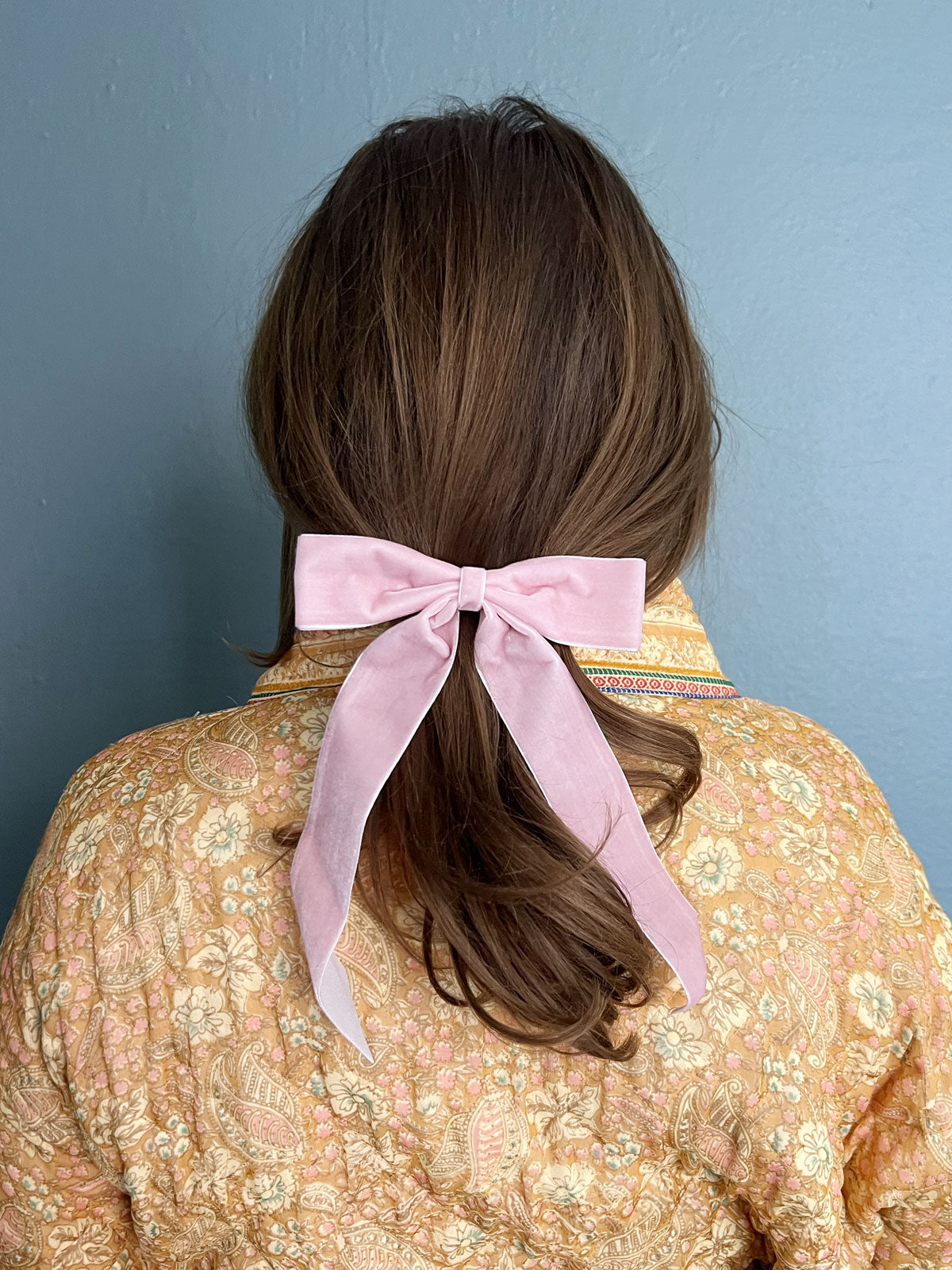 Tessa velvet bow barrette pink