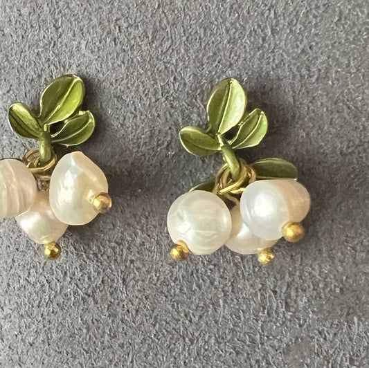 Wild berry earring white